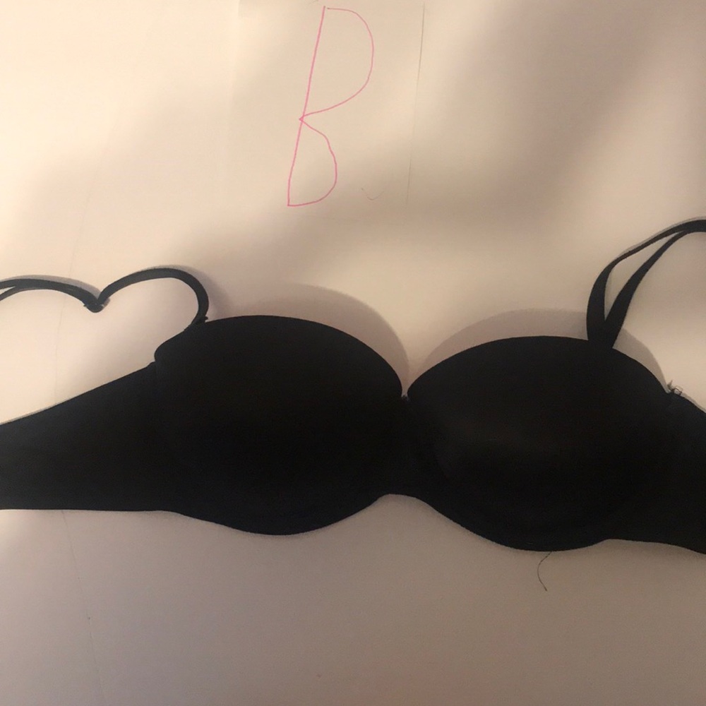 Pink bras - Picture 2 of 4
